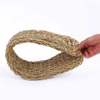 Woven Lizard Bed and Grass Mat for Pets